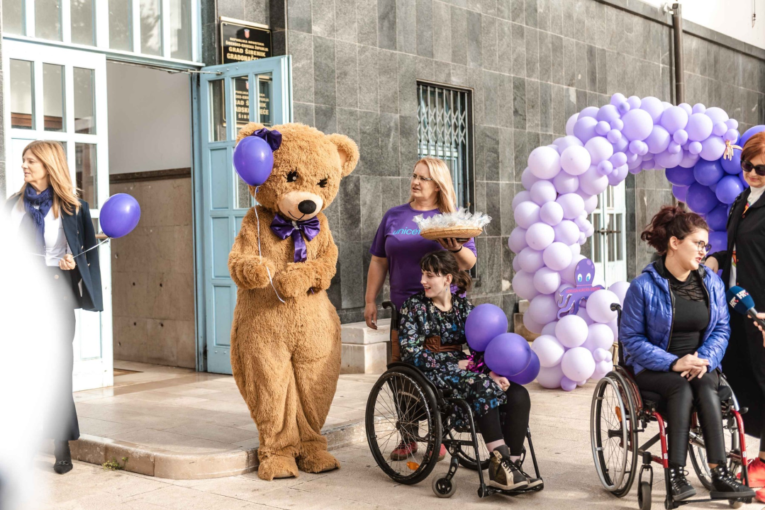 U Šibeniku obilježen Dan palčića: 'Našim anđelima među zvijezdama poslali smo balone na dar'
