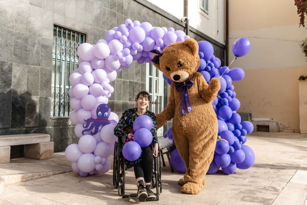 U Šibeniku obilježen Dan palčića: 'Našim anđelima među zvijezdama poslali smo balone na dar'