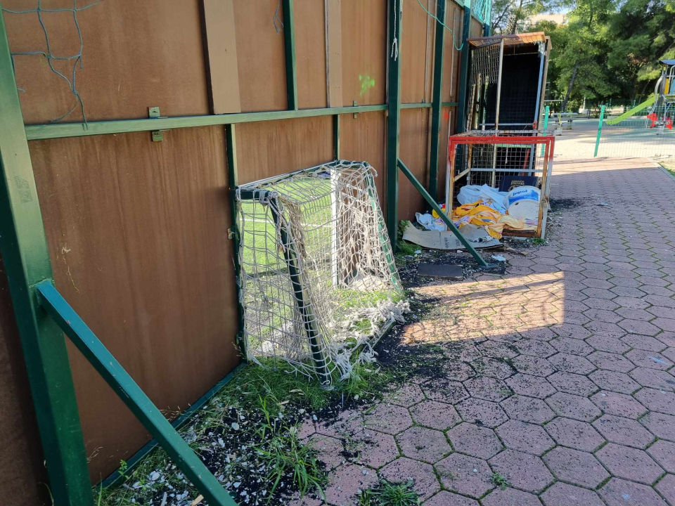 Obnova zvana čežnja: Nogometno igralište u Rasadniku se i dalje raspada