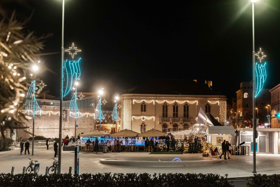 Šibenčani proklizali: Otvorena atraktivna ledena površina na Poljani 