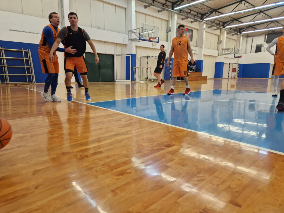 Šibenska rekreativna košarkaška liga: Branitelj naslova bolji od dosad neporažene Šarićeve momčadi