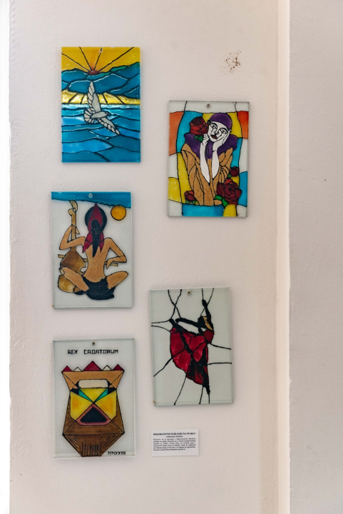 U Narančastoj zgradi otvorena izložba radova zatvorenika iz šibenskog, zadarskog i dubrovačkog zatvora 