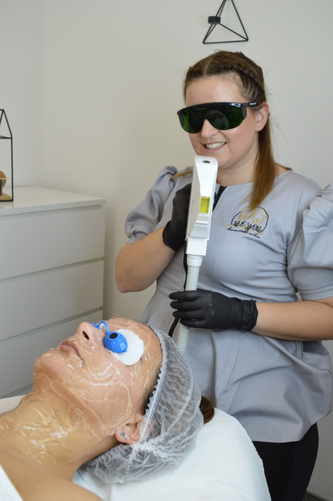 Pomladite svoju kožu revolucionarnim tretmanom u salonu Be You!