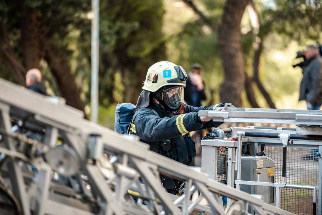 Živahno je bilo u Cvjetnom domu: 'Intervenirali' vatrogasci, HGSS-ovci, Crveni križ, policija… 