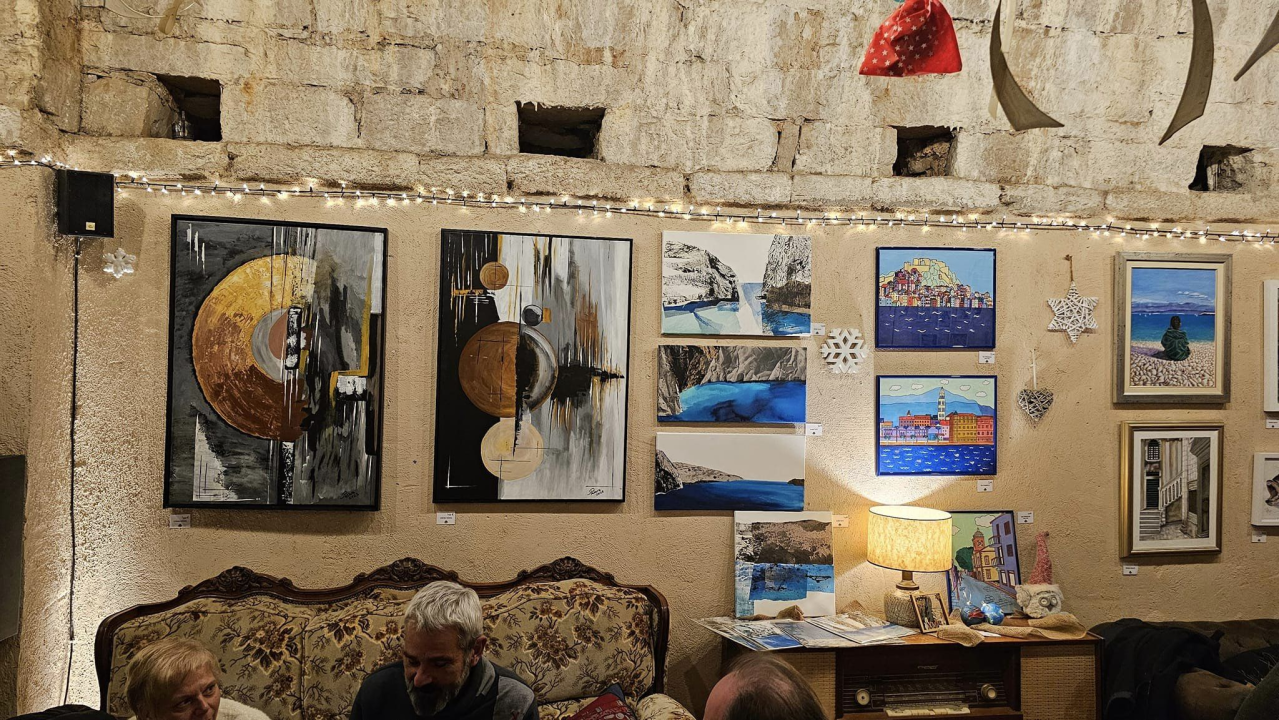 U Azimutu otvorena jedinstvena art &amp; craft izložba 'Božićni tinel'