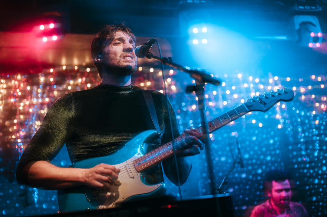 Svemirko sletio u Azimut i synth-pop hitovima rasplesao krcat podij