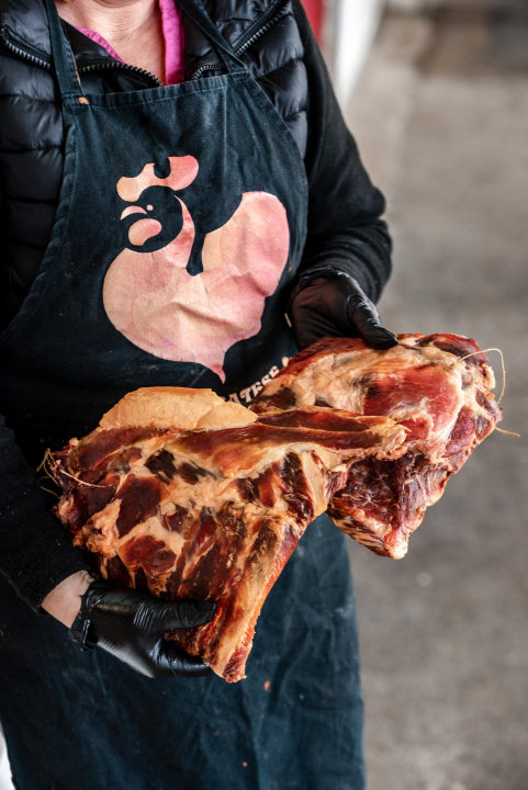 Za blagdane svi žele tuke, pivce i patke: Sve ćete naći na pijaci u Petrović Delikatesama