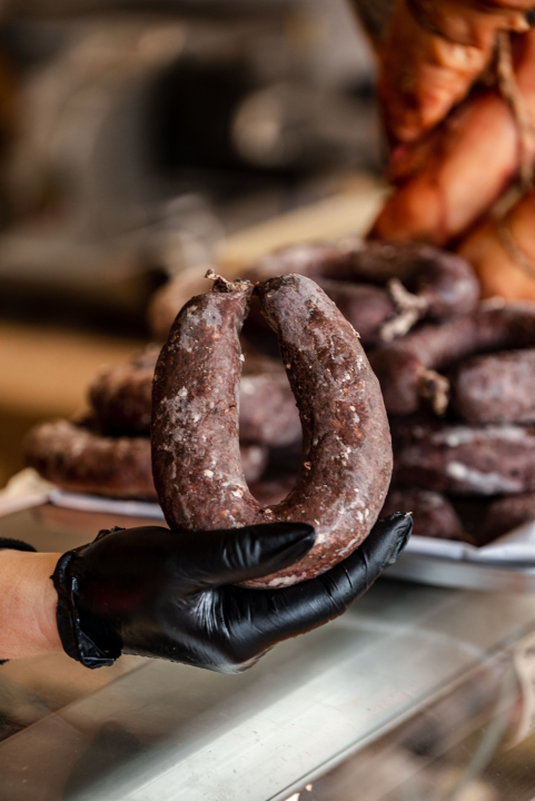 Za blagdane svi žele tuke, pivce i patke: Sve ćete naći na pijaci u Petrović Delikatesama