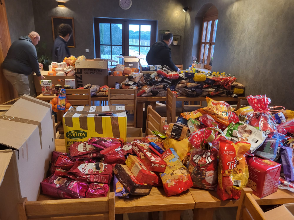 Božićni most: Rotary klub Šibenik uljepšao blagdane za 20 obitelji