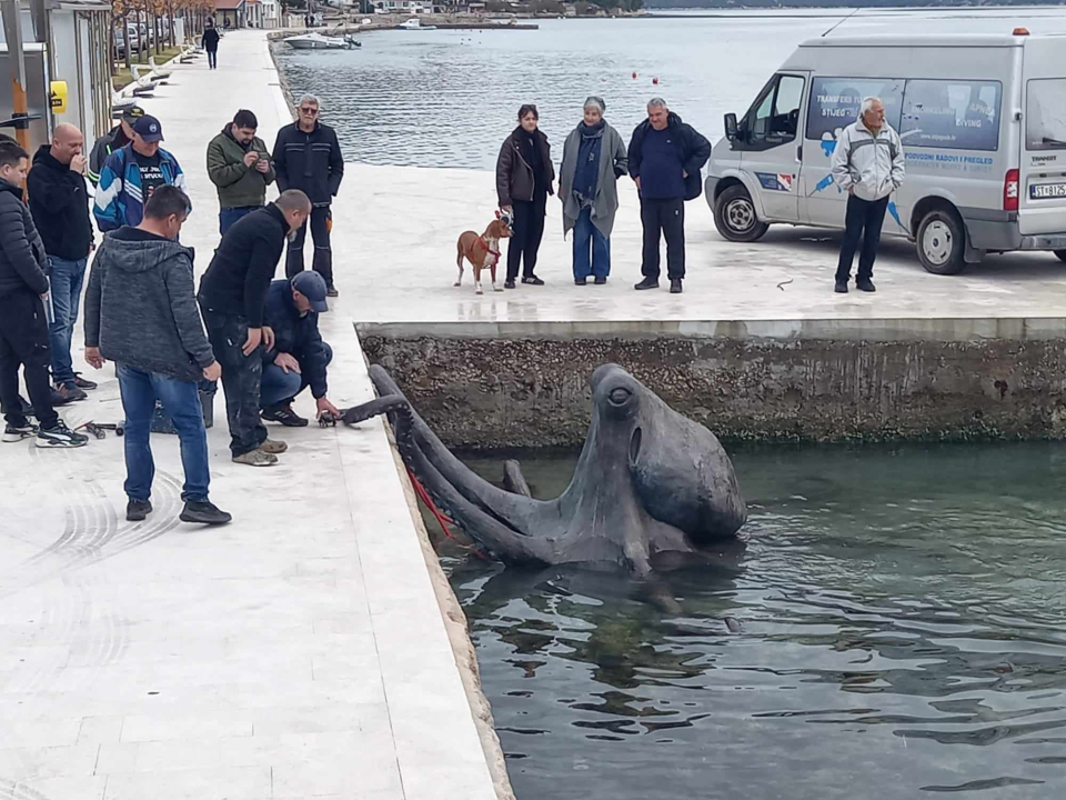 Pobjedom raka nad hobotnicom Tisno slavi stotinu godina turizma