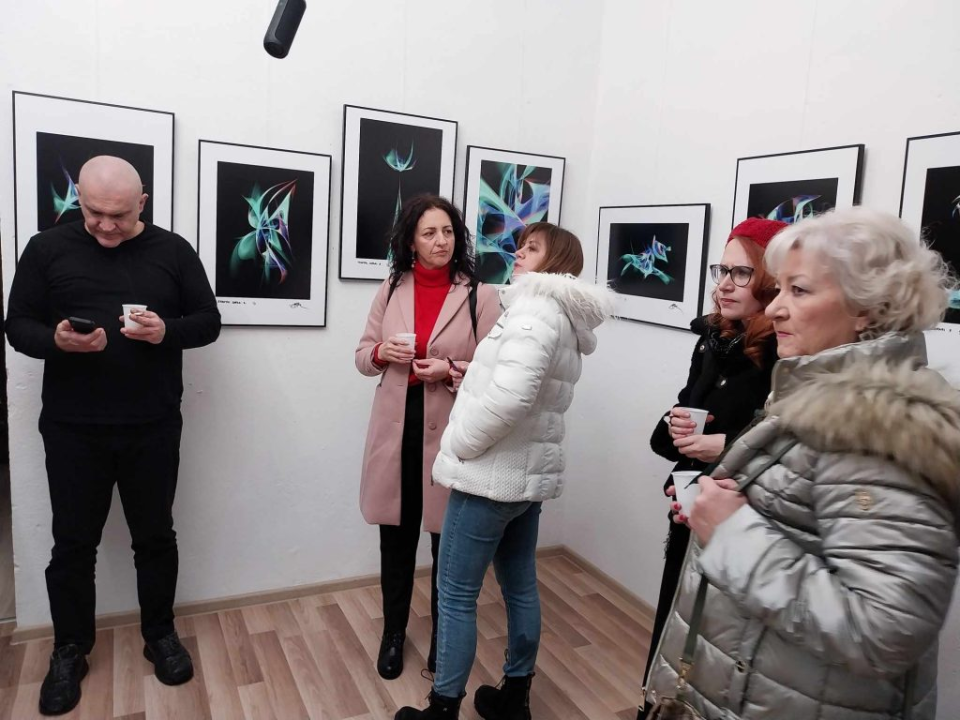 Originalnom izložbom Hoyka predstavio svoje kvantne životinje u Kninu