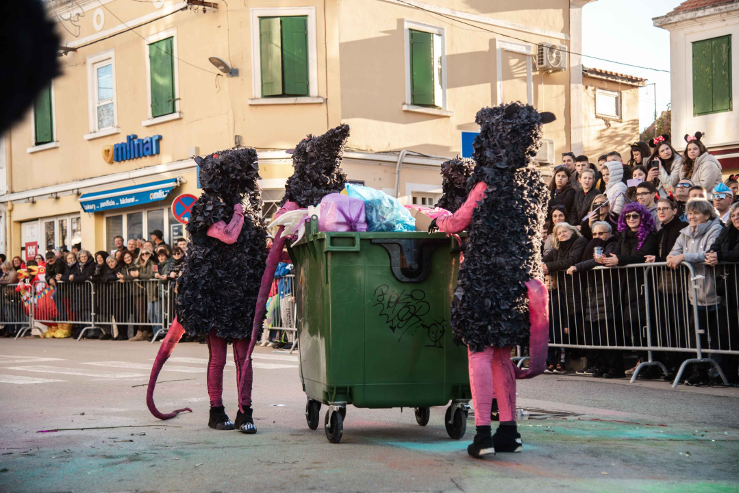 FOTOGALERIJA (1) Aleksandra Prijović nastupila u Murteru, tamo zabrana nije bilo