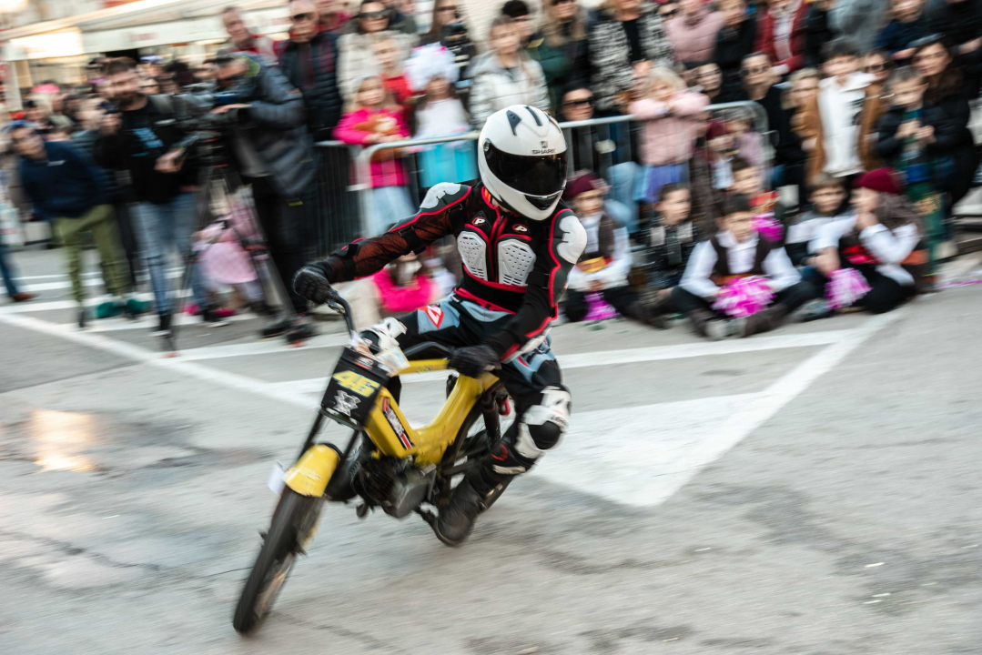 FOTOGALERIJA (1) Aleksandra Prijović nastupila u Murteru, tamo zabrana nije bilo