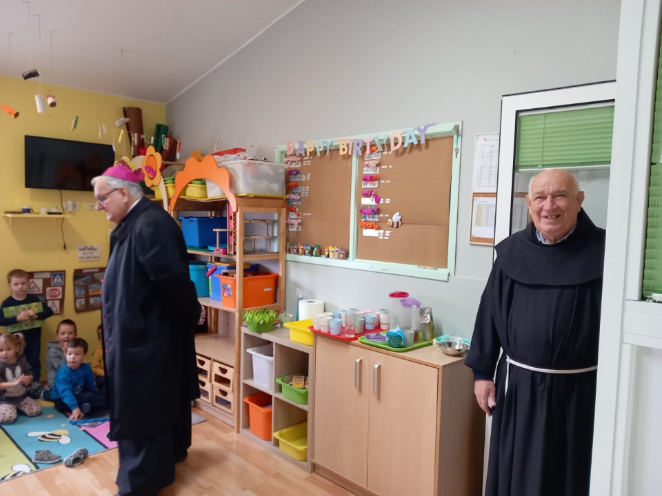 Biskup Rogić obišao župu Krapanj-Brodarica