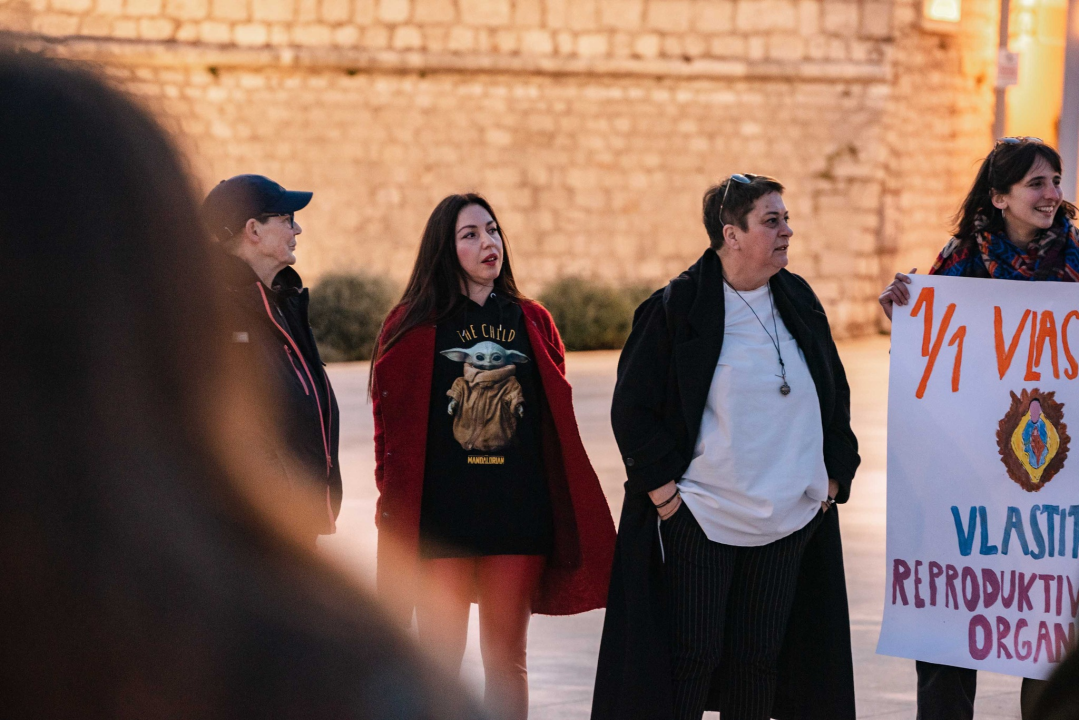 Ništa cvijeće i bombonijere: Šibenčanke, uz pokojeg Šibenčana, proslavile Dan žena na drugačiji način