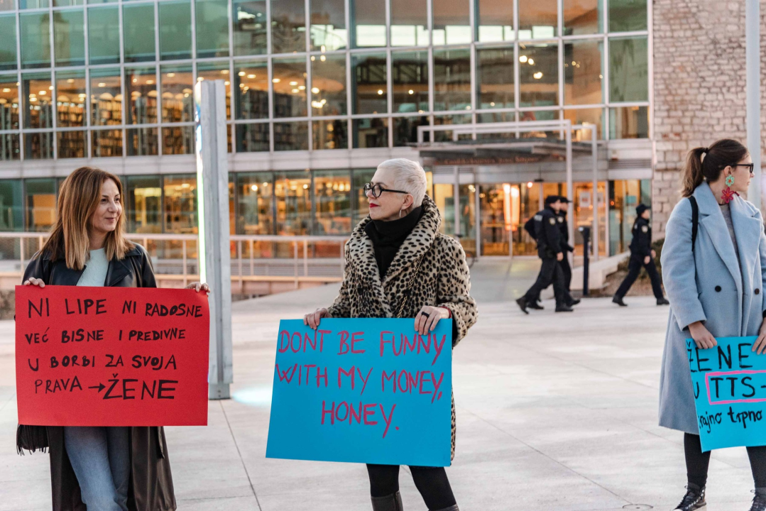 Ništa cvijeće i bombonijere: Šibenčanke, uz pokojeg Šibenčana, proslavile Dan žena na drugačiji način