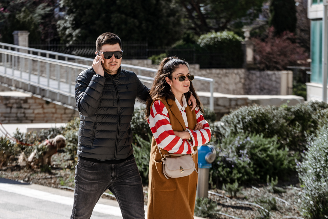 Sunčano vrijeme izmamilo je lijepe Šibenčanke da iz ormara izvuku trendi komade!