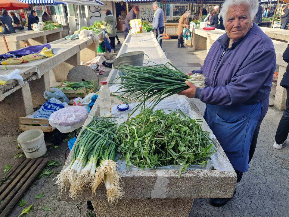 Jugo učinilo svoje: Ne baš bogata ponuda ribe na šibenskoj peškariji na Veliki petak 
