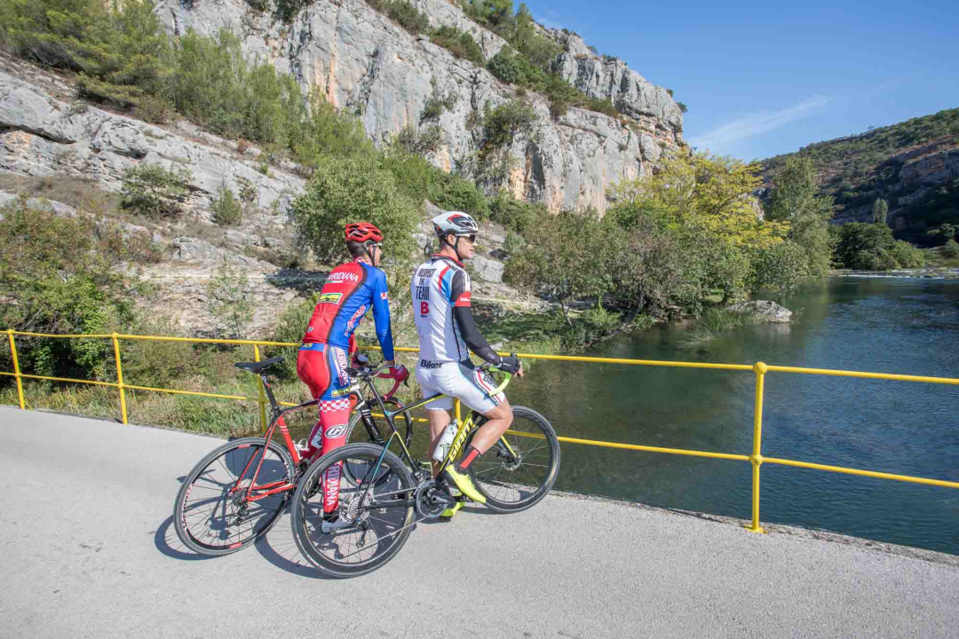 Istražite Nacionalni park „Krka“ pješice i na biciklu!