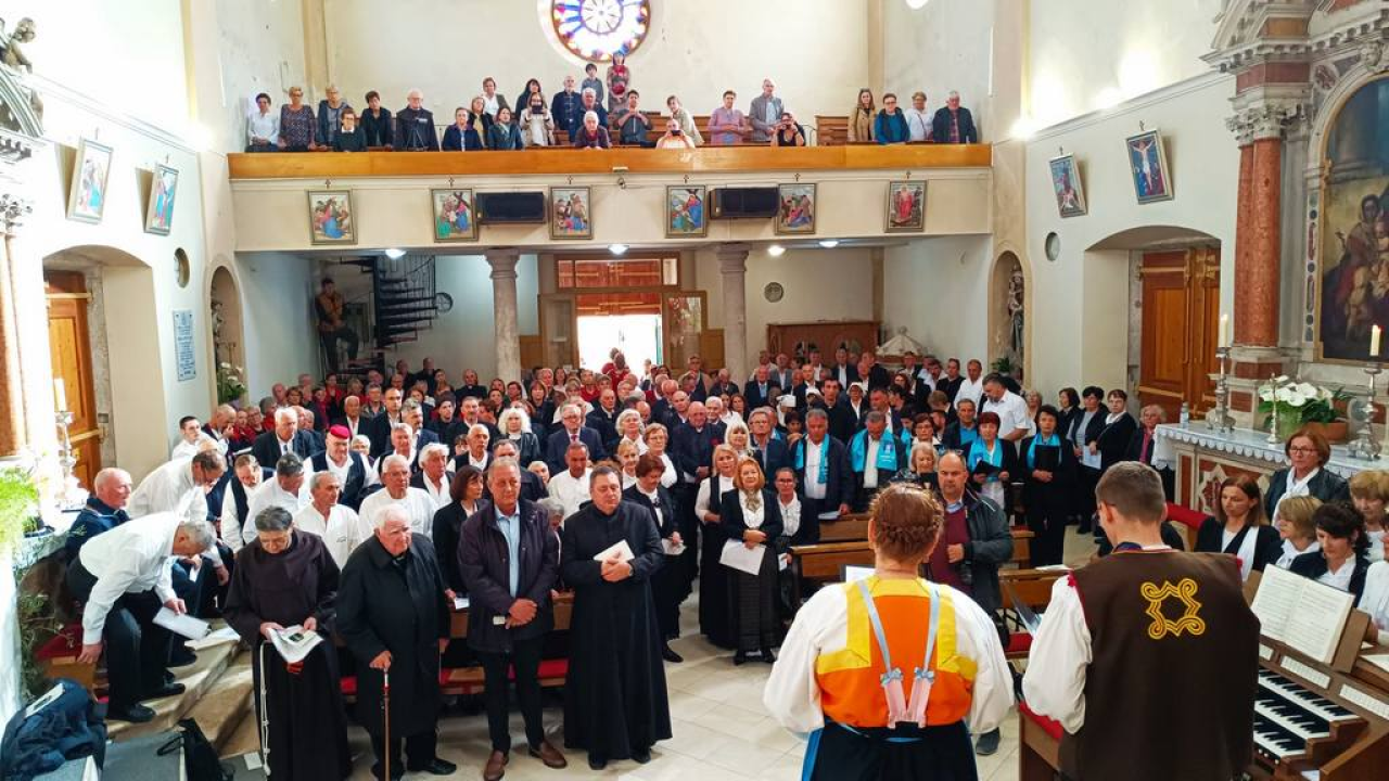 U Vodicama održana smotra crkvenog pučkog pjevanja 'Puče moj'