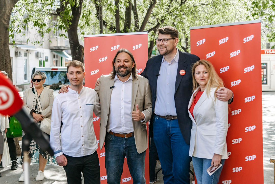 Grbin i Restović na šibenskoj pijaci: 'Iduće srijede građani imaju priliku reći ne korupciji jednim potezom olovke'