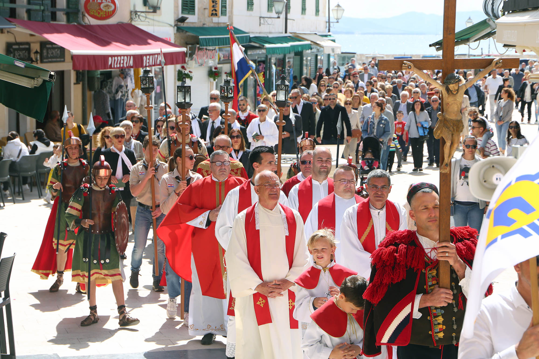U Vodicama proslavljeni Našašće svetog križa i Dana grada