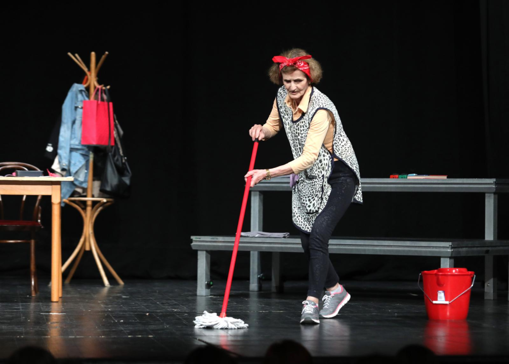 U šibenskom kazalištu glumci iz udruge umirovljenika izveli predstavu 'A šta sad' 