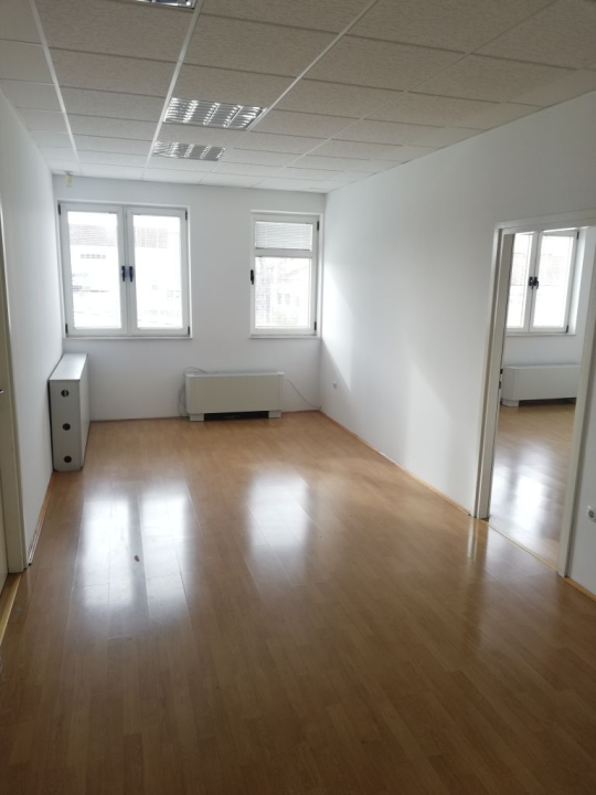 Iznajmljuje se atraktivan uredski prostor u Šibeniku! 