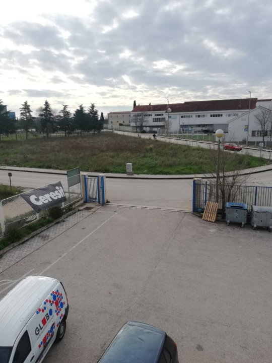 Iznajmljuje se atraktivan uredski prostor u Šibeniku! 