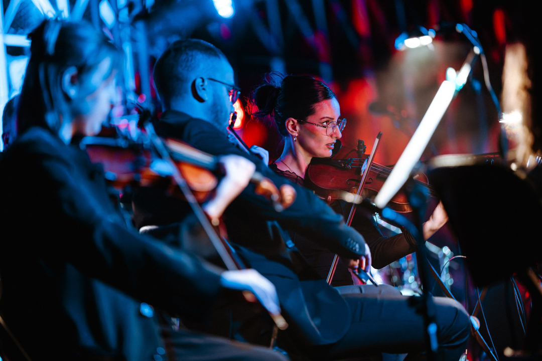 Odlično raspoložena publika i fantastičan nastup Urbana i gudača na Tvrđavi sv. Mihovil