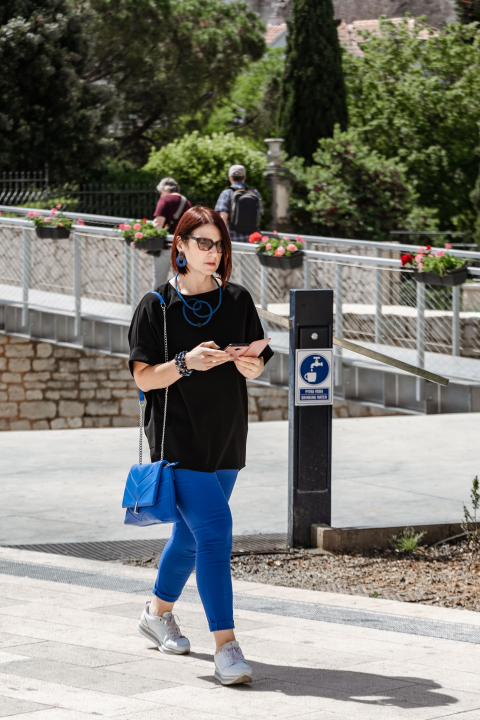 Sređene Šibenčanke  gradom prošetale proljetne komade