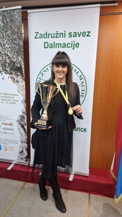 Obitelj Podrug prvo ulje napravila je 1886. godine, a danas osvajaju zlatne medalje od Vodica do New Yorka