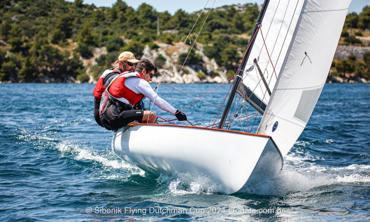 Mađarski jedriličari slavili na šibenskoj regati u jednoj od najbržih klasa i po povoljnom vjetru