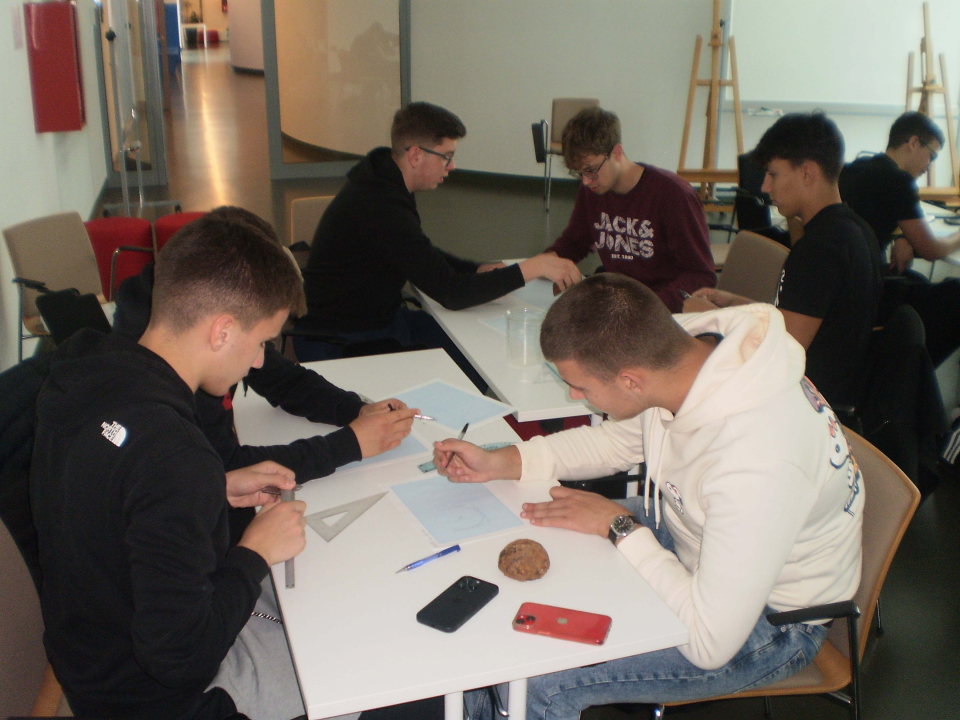 Učenici tri šibenske srednje škole prošli ‘tragovima srednjovjekovnog Šibenika’ 