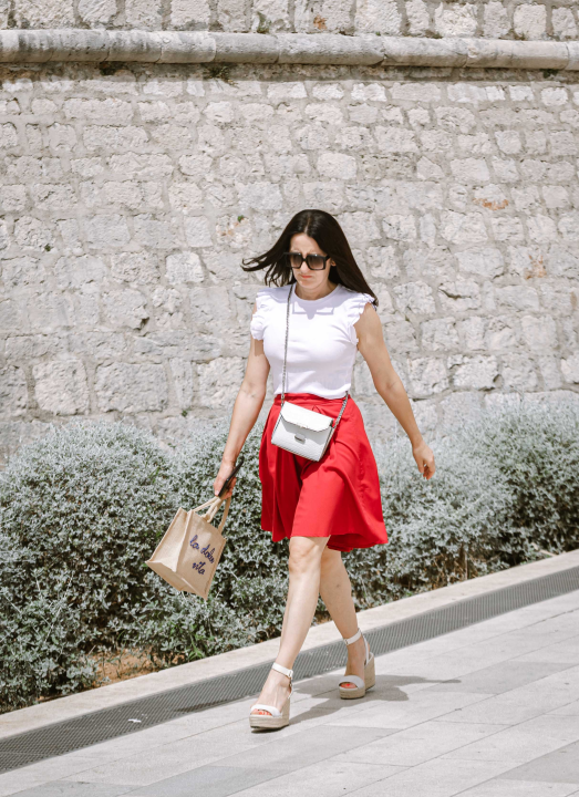 Visoke temperature potakle sređene Šibenčanke da iz ormara izvuku široke komade