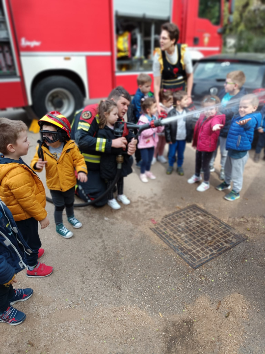 Pjesmom, plesom i prigodnim pričama obilježen kraj pedagoške godine u vrtiću Vidici  