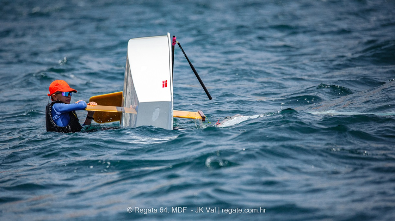 Jakov Blinja iz Jedriličarskog kluba Šibenik najbolji na Valovoj festivalskoj regati optimista