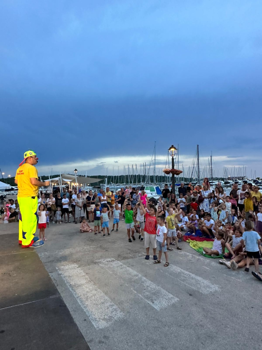 Klaun Spartanko oduševio najmlađe Pirovčane