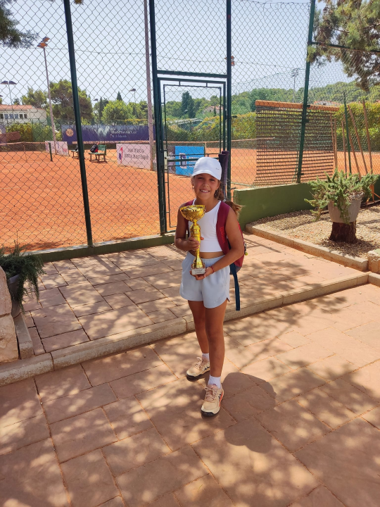 Mlada šibenska tenisačica Lara Meri Zorčić srebrna na festivalskom turniru