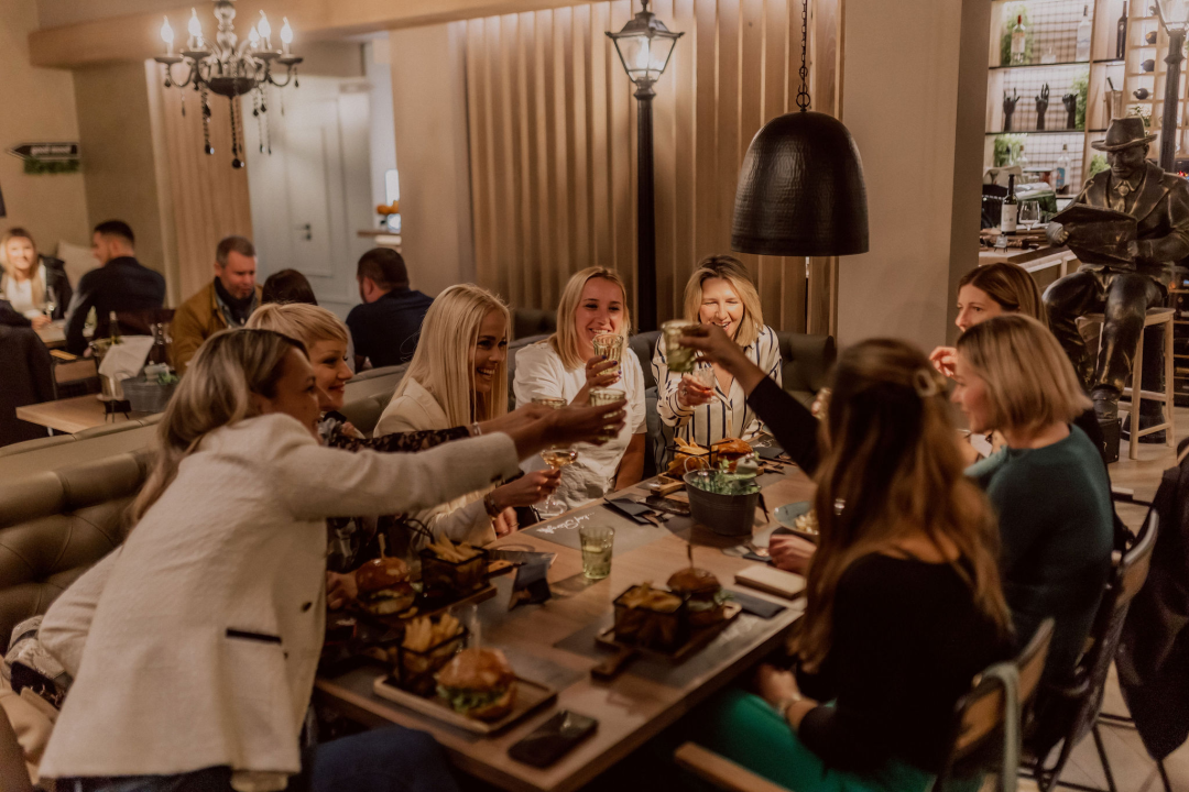 Uživajte u vanjskoj terasi bistroa Kod Starog