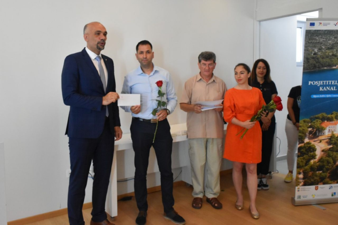 Najbolje na školskim natjecanjima Županija je nagradila iznosima od 100, 150 i 200 eura