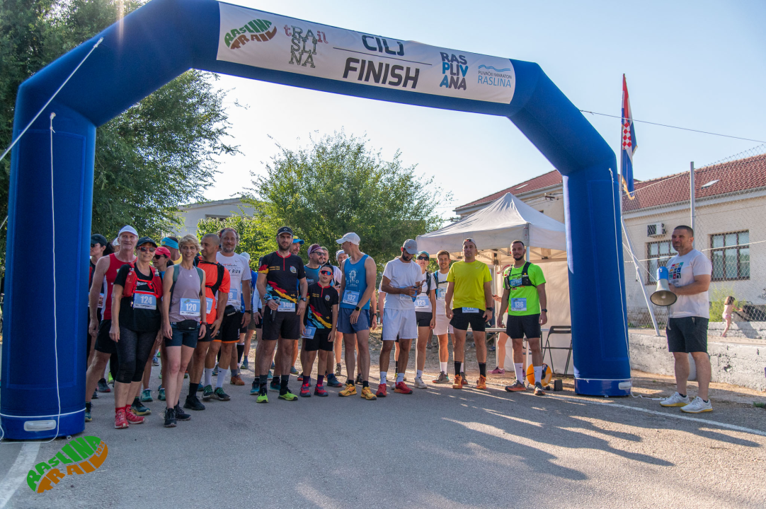 Održana prva utrka Raslina trail, staza prolazila kroz opožarena područja tog kraja