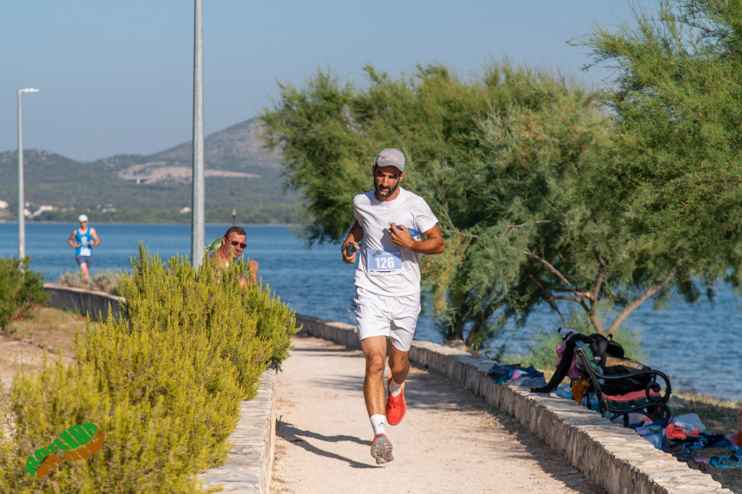 Održana prva utrka Raslina trail, staza prolazila kroz opožarena područja tog kraja