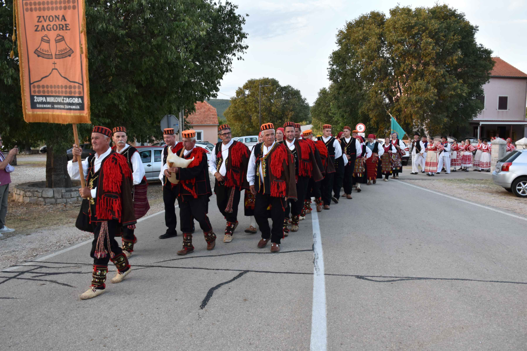 Čuvari tradicijske kulture oduševili na 23. Večeri foklora u Mirlović Zagori
