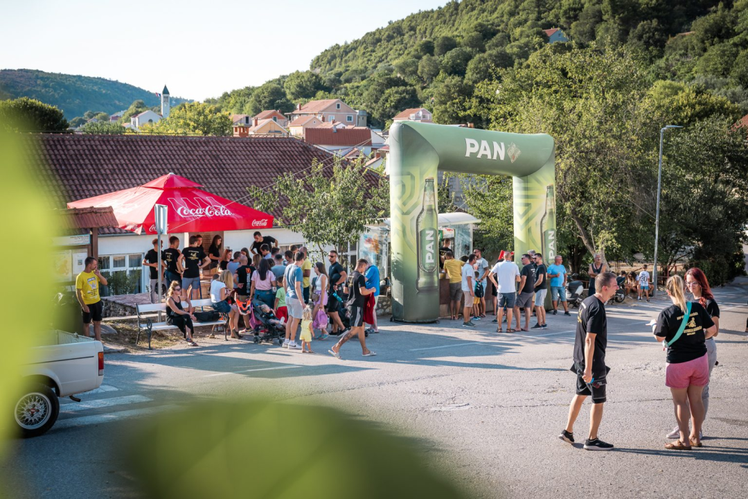 Više od 50 natjecatelja utrkivalo se na karićima kroz Rupe