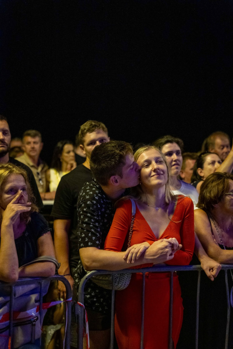 Vodička fešta okupila rekordan broj ljudi: Iće i piće, Mile Perkov, Fenixi, Spectrum i legendarni Petar Grašo