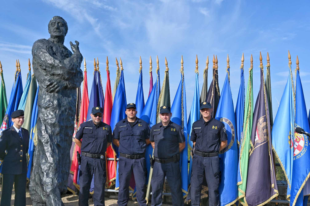 Svečanost na Kninskoj tvrđavi: Vijore se hrvatski barjaci u znak Dana pobjede