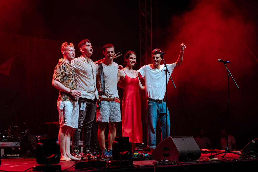 Silente ‘pronašli način’ i raspjevali rasprodanu tvrđavu sv. Mihovila 