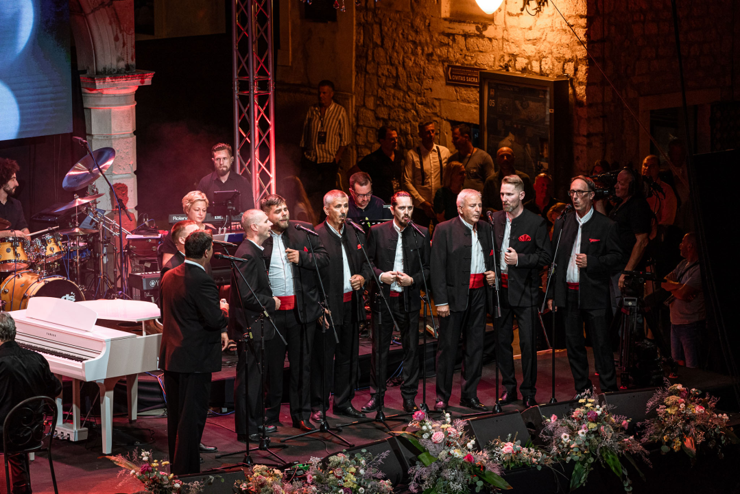 Duška Brčić-Šušak pobjednica Večeri dalmatinske šansone, Ibrica Jusić dobio nagradu za životno djelo