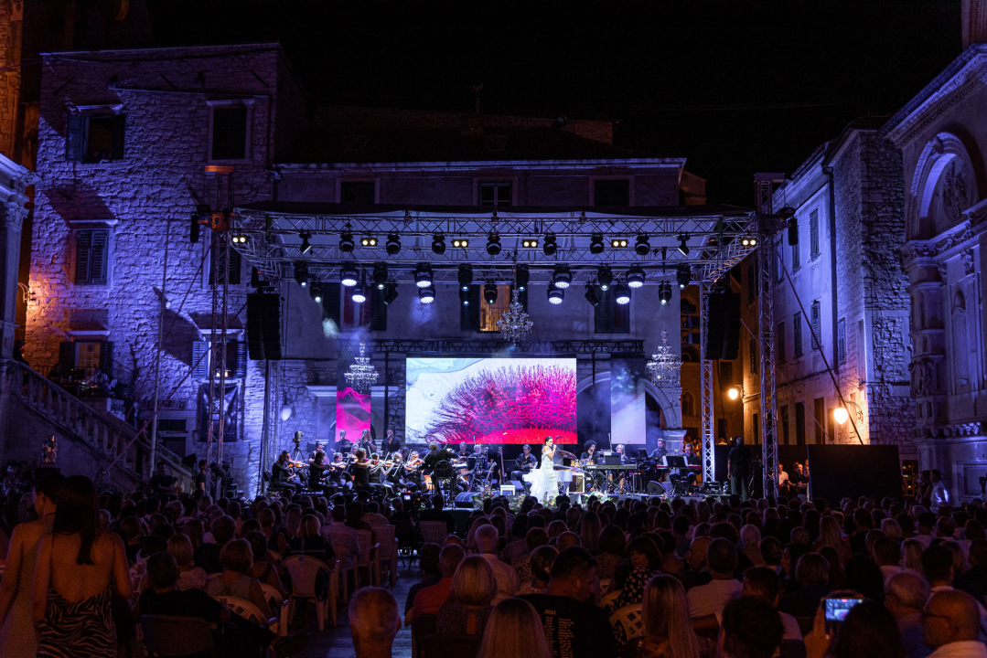 Duška Brčić-Šušak pobjednica Večeri dalmatinske šansone, Ibrica Jusić dobio nagradu za životno djelo